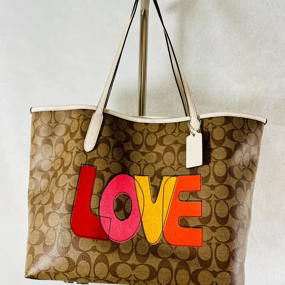 Coach LOVE Purse - Picture 1 of 4
